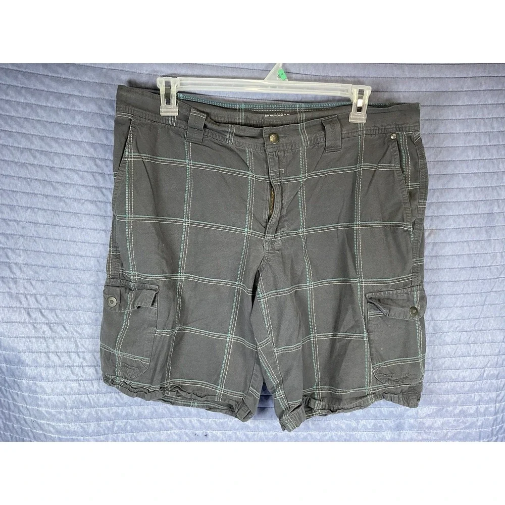 Columbia Omni Shade Mens Size 38 Cargo Hiking Shorts Multicolor Plaid Gray Blue